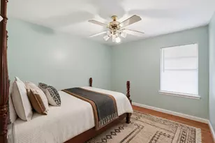 10922 Ivyridge Rd, Houston, TX 77043 - Photo 10