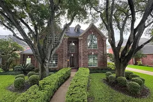 502 Lake Bend Dr, Sugar Land, TX 77479 - Photo 1