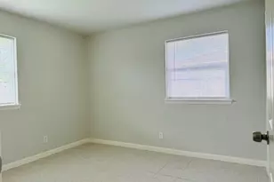 647 Regal St, Houston, TX 77034 - Photo 4