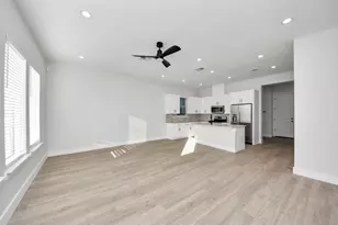 8306 Comal St, Houston, TX 77051 - Photo 14