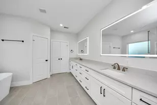 8306 Comal St, Houston, TX 77051 - Photo 32