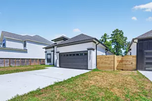 1424 Flamingo St, Conroe, TX 77385 - Photo 2