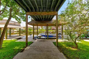1052 Redfish St, Bayou Vista, TX 77563 - Photo 44