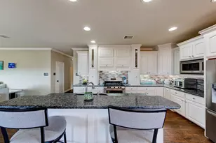 1052 Redfish St, Bayou Vista, TX 77563 - Photo 14