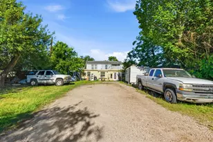 7807 Melrose St, Houston, TX 77022 - Photo 2