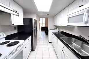 12633 Memorial Dr, Houston, TX 77024 - Photo 6