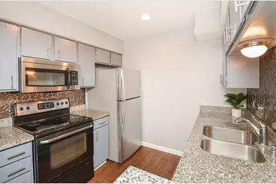 4635 Wild Indigo Street #498, Houston, TX 77027 - Photo 12