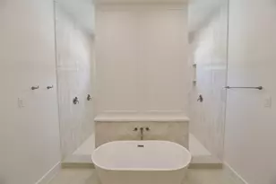 136 E 37th St, Houston, TX 77018 - Photo 20