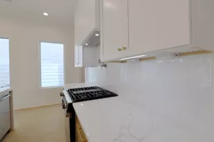 136 E 37th St, Houston, TX 77018 - Photo 6