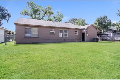 706 E Humble Street, Baytown, TX 77520 - Photo 18