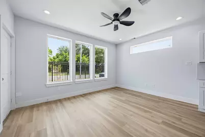 4138 Larkspur Street #B, Houston, TX 77051 - Photo 8
