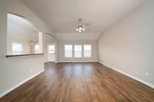 1014 Shadow Glenn Dr, Conroe, TX 77301 - Photo 4