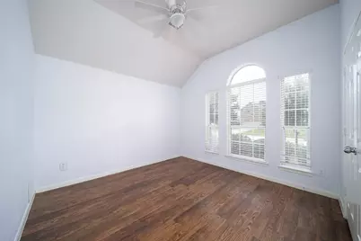 1014 Shadow Glenn Drive, Conroe, TX 77301 - Photo 18