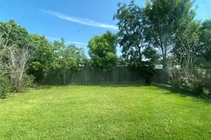 3815 Putnam Dr, Bacliff, TX 77518 - Photo 4