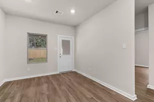 12199 Ridge Top Dr, Conroe, TX 77304 - Photo 10