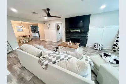 1217 18th Avenue N, Texas City, TX 77590 - Photo 2