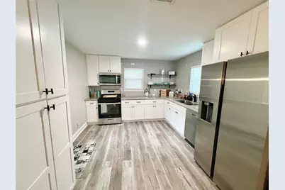 1217 18th Avenue N, Texas City, TX 77590 - Photo 8