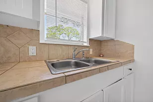 312 Travis St, Richmond, TX 77469 - Photo 12