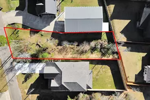 1335 Glen Oaks Dr, Conroe, TX 77385 - Photo 2