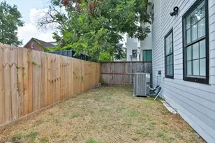 1842 Palm St, Houston, TX 77004 - Photo 2