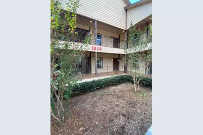 1239 20th Street #B, Huntsville, TX 77340 - Photo 4