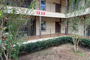 1239 20th St, Huntsville, TX 77340 - Photo 4