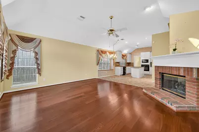7014 Adobe Oaks Court, Sugar Land, TX 77479 - Photo 12