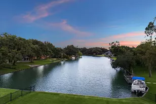 302 Piedmont St, Sugar Land, TX 77478 - Photo 2