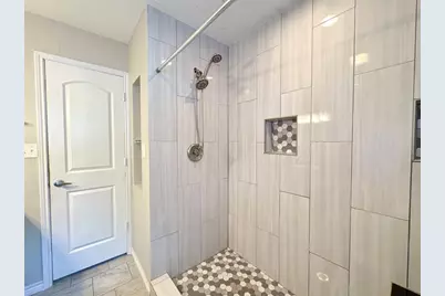 1702 Baylor Avenue, Bay City, TX 77414 - Photo 16