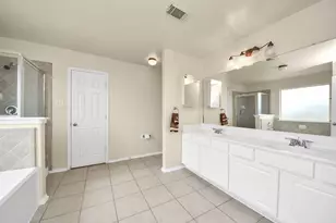 8614 Riverbend Canyon Ln, Houston, TX 77089 - Photo 32