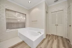 4418 Bermuda Dr, Sugar Land, TX 77479 - Photo 18