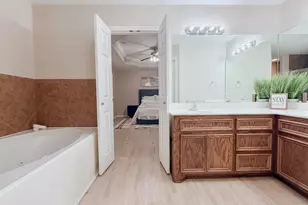 810 Springwood Dr, Conroe, TX 77385 - Photo 16
