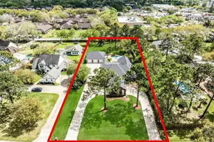 106 Charleston St, Friendswood, TX 77546 - Photo 2