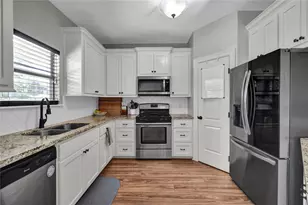 511 Sycamore St, Lake Jackson, TX 77566 - Photo 6