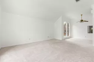 907 Noble Springs Rd, Houston, TX 77062 - Photo 8