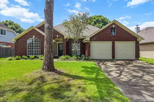 907 Noble Springs Rd, Houston, TX 77062 - Photo 2