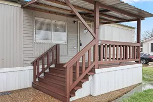 2222 N Austin Ave, Pearland, TX 77581 - Photo 4