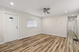 2222 N Austin Ave, Pearland, TX 77581 - Photo 8