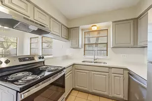 10827 Sugar Hill Dr, Houston, TX 77042 - Photo 10