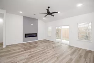 2139 Counter Point Dr, Houston, TX 77055 - Photo 24
