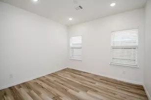 2139 Counter Point Dr, Houston, TX 77055 - Photo 36