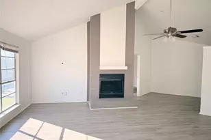 8203 Lone Quail Dr, Houston, TX 77489 - Photo 2