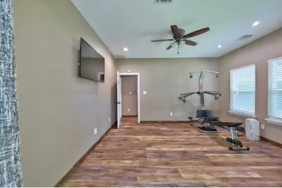 11 W Lake Forest Court, Conroe, TX 77384 - Photo 24