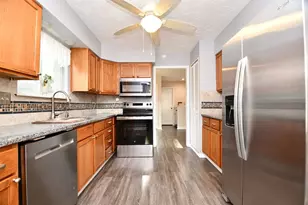 12518 Hunting Briar Dr, Houston, TX 77099 - Photo 8
