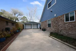 12518 Hunting Briar Dr, Houston, TX 77099 - Photo 4