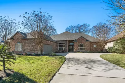 118 Hillsborough Drive W, Montgomery, TX 77356 - Photo 1