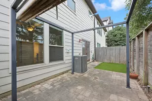 1214 Sampson St, Houston, TX 77003 - Photo 38