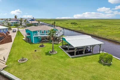 130 Admiral Lane, Freeport, TX 77541 - Photo 4
