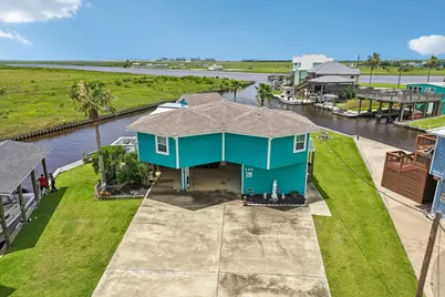 130 Admiral Lane, Freeport, TX 77541 - Photo 6