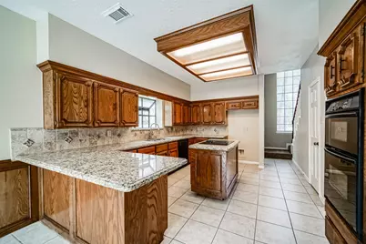 67 N Skyflower Court, The Woodlands, TX 77381 - Photo 14